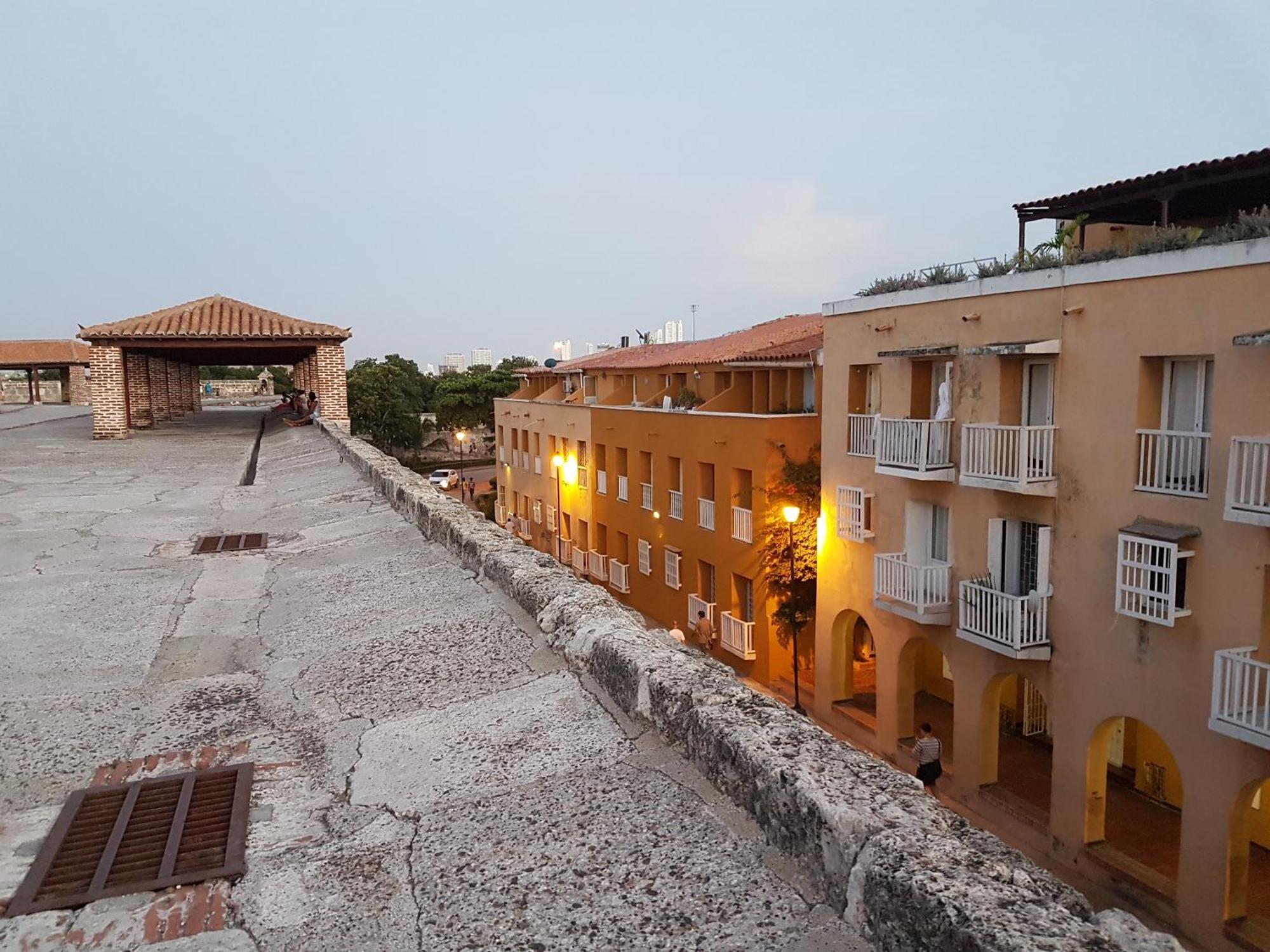Apartamento Duplex Vista Al Mar Y Murallas Nuevo En La Ciudad Amurallada Διαμέρισμα Cartagena Εξωτερικό φωτογραφία
